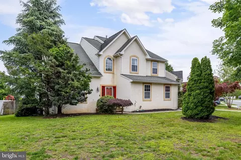 211 Spruce Trl, Woolwich Township, NJ 08085