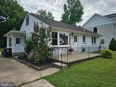 255 Dubois Ave, West Deptford, NJ 08096