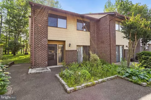 5 Laurel Ct, Deptford, NJ 08096