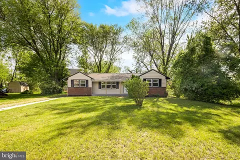 35 Magnolia St, Westville, NJ 08093