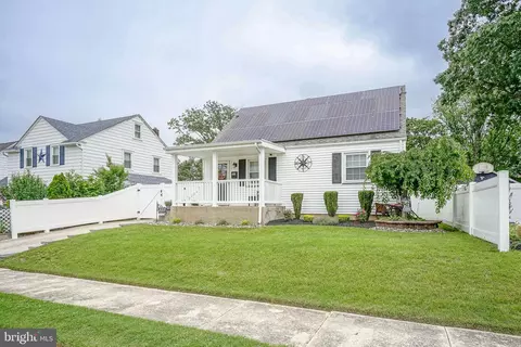 409 Greenwich Ave, Paulsboro, NJ 08066