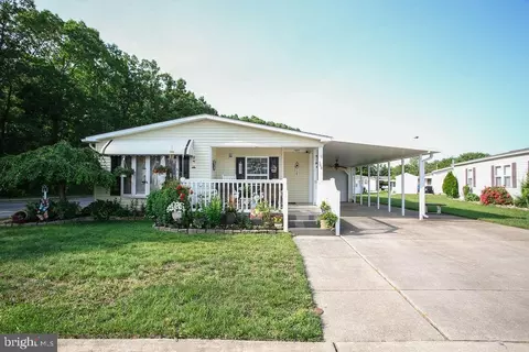 566 Homewood Ln, Williamstown, NJ 08094