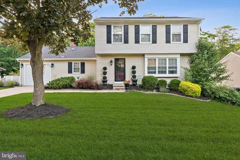 15 Pembrook Dr, Turnersville, NJ 08012