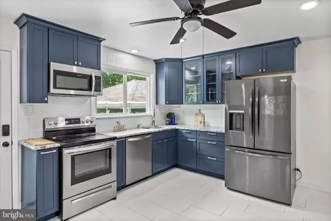 1194 Red Bank Ave, West Deptford, NJ 08086