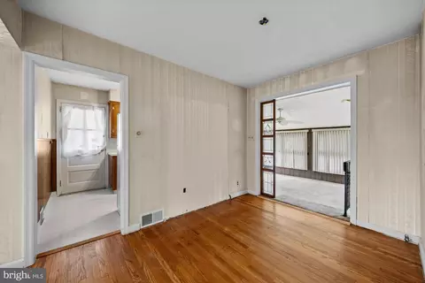 Entry Way - 1006 Orienta Ter, Pitman, NJ 08071 photo 3 of 4