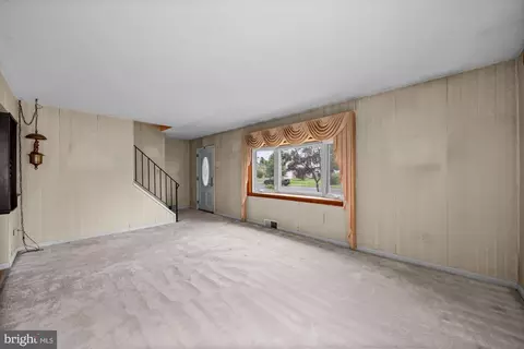 Living - 1006 Orienta Ter, Pitman, NJ 08071 photo 2 of 3