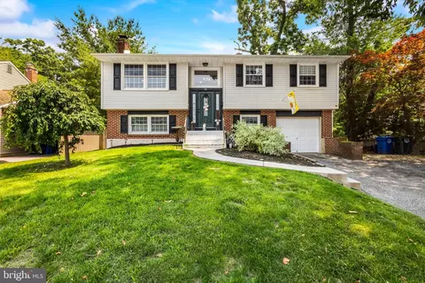 41 St Regis Dr, West Deptford, NJ 08096