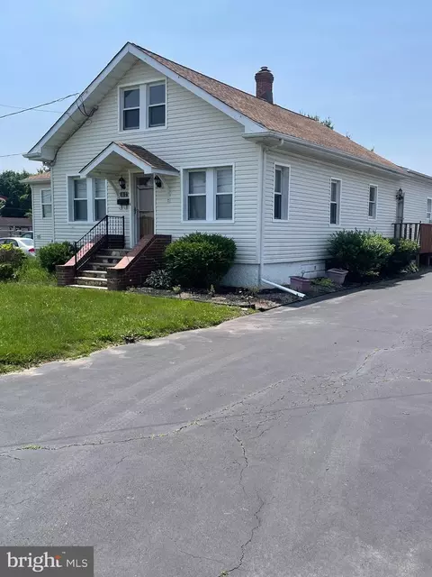 812 S Delsea Dr, Clayton, NJ 08312
