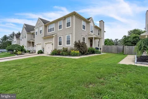 128 Dogwood Dr, Mullica Hill, NJ 08062