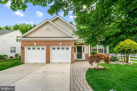 5 Fisher Ct, Sewell, NJ 08080