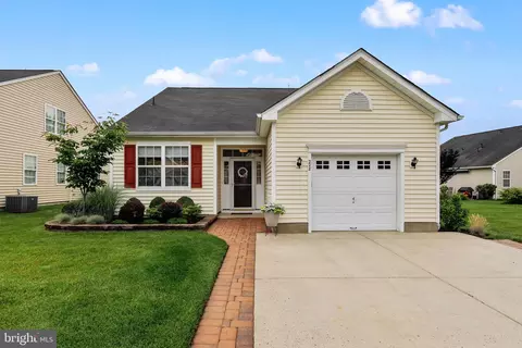 228 Snowy Egret Ln, Thorofare, NJ 08086