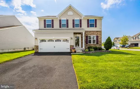 2 Sweetgum St, Woolwich Township, NJ 08085