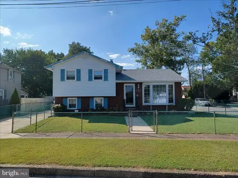 205 N Lincoln Ave, National Park, NJ 08063