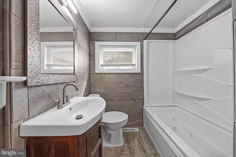 Entry Way - 505 Spruce Ave, Pitman, NJ 08071 photo 9 of 10