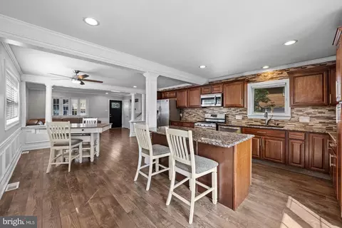 Entry Way - 505 Spruce Ave, Pitman, NJ 08071 photo 7 of 10
