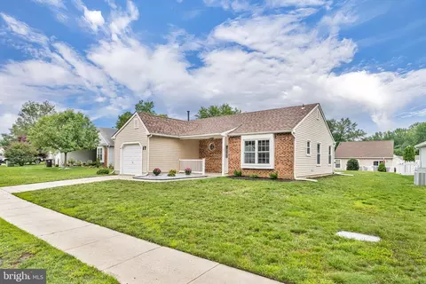 17 Blanchard, Deptford, NJ 08096