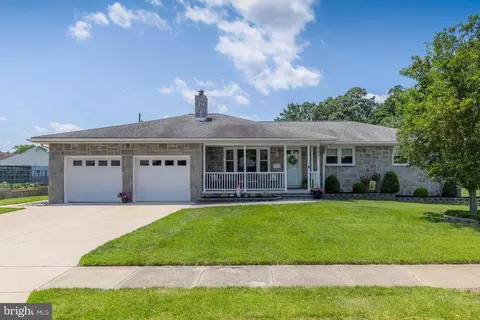 225 Carson Ave, Gibbstown, NJ 08027