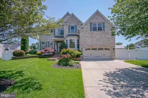 30 Candlewood Rd, Williamstown, NJ 08094