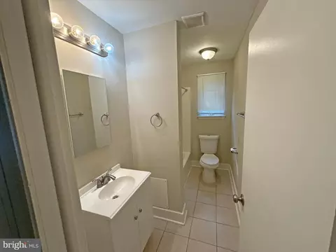 Bath - 433 Edsam Ave, Pitman, NJ 08071 photo 1 of 2