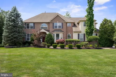 208 Hickory Ln, Mullica Hill, NJ 08062