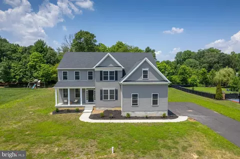 106 Daylight Dr, Mullica Hill, NJ 08062