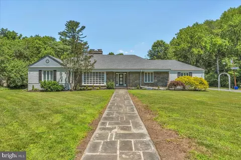 554 Cooper St, Woodbury, NJ 08096