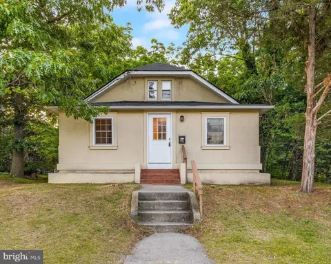 1152 Mantua Pk, Mantua, NJ 08051