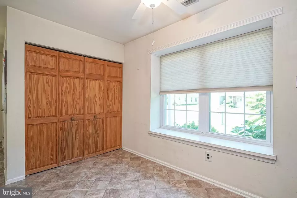 Entry Way - 144 Lakebridge Dr, Deptford, NJ 08096 photo 3 of 5