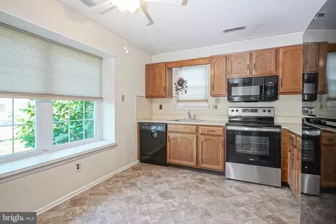Kitchen - 144 Lakebridge Dr, Deptford, NJ 08096 photo 1 of 2