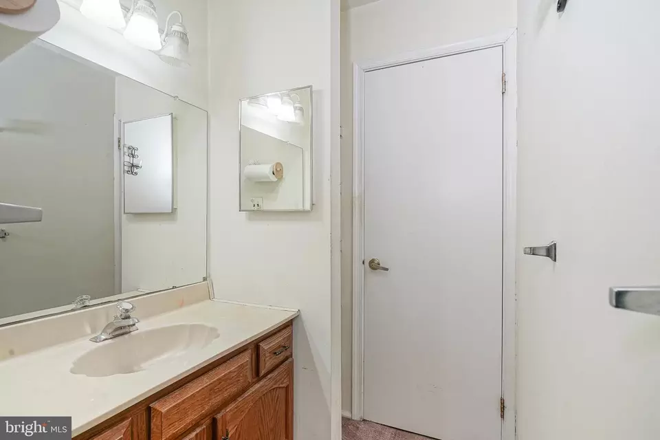 Entry Way - 144 Lakebridge Dr, Deptford, NJ 08096 photo 5 of 5