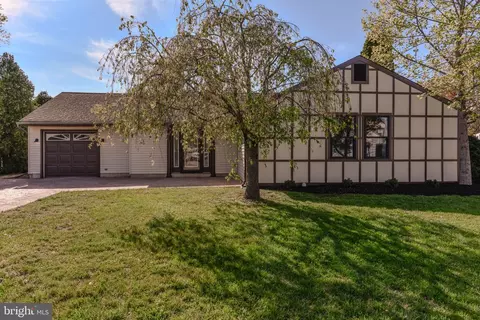 17 Haines Dr, Sewell, NJ 08080