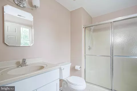 Bath - 117 E Pristine Pl, Sewell, NJ 08080 photo 2 of 2