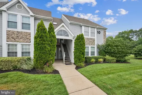 240 Loring Ct, Sewell, NJ 08080