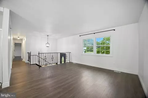 139 E Wolfert Station Rd, Mickleton, NJ 08056 photo 3
