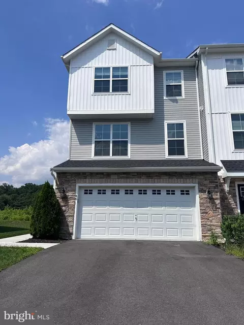 46 Aviary Rd, West Deptford, NJ 08086