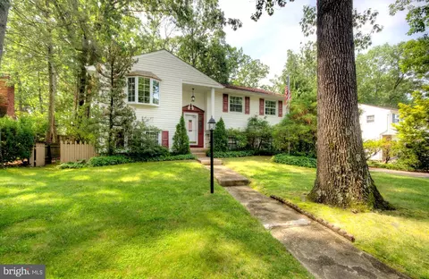 425 Stanford Ave, Turnersville, NJ 08012