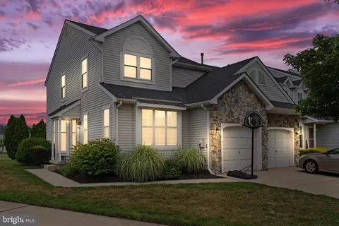 130 Kerry Lynn Ct, Williamstown, NJ 08094