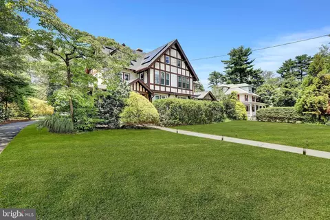 51 N Evergreen Ave, Woodbury, NJ 08096