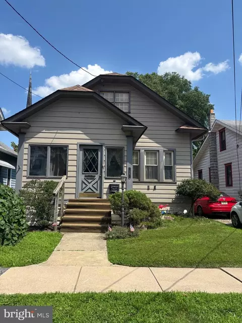 38 S Davis St, Woodbury, NJ 08096