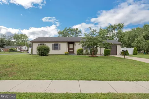 225 Capital Dr, Mantua, NJ 08051