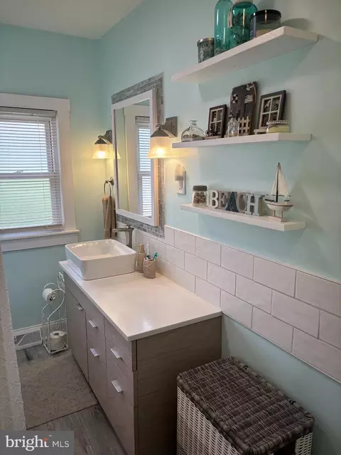 Bath - 416 Wesley Ave, Pitman, NJ 08071 photo 2 of 5