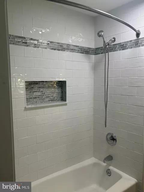 Bath - 416 Wesley Ave, Pitman, NJ 08071 photo 4 of 5