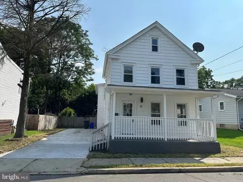 71 Carpenter St, Woodbury, NJ 08096
