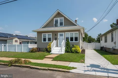 46 Pine St, Gibbstown, NJ 08027