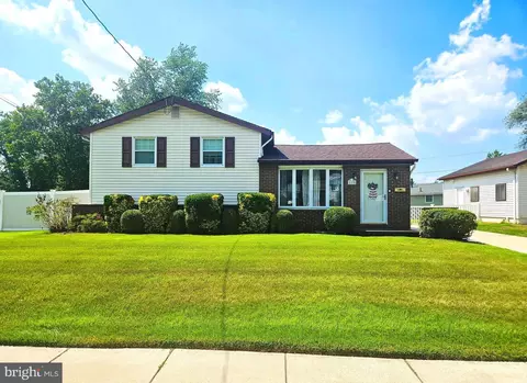 228 Somerset Rd, Deptford, NJ 08096
