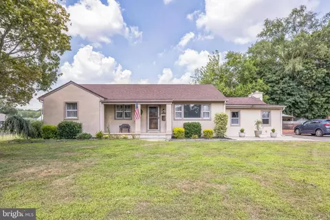 330 Broad St, Williamstown, NJ 08094