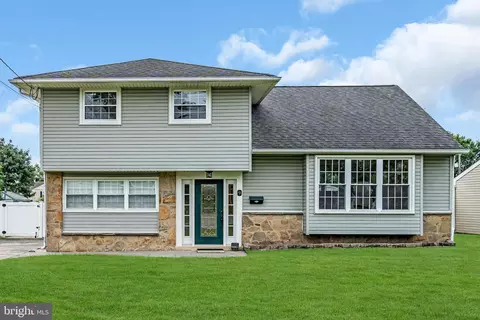 9 Sherwood Ln, Glassboro, NJ 08028
