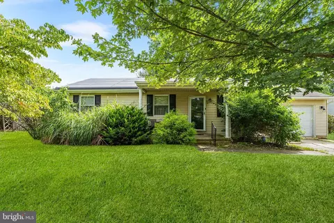 5 Roosevelt Blvd, Clayton, NJ 08312