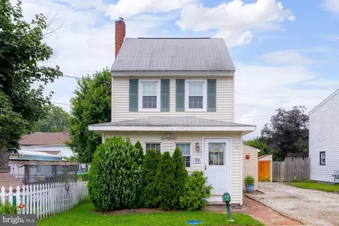 48 Mechanic St, Bridgeport, NJ 08014