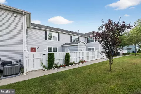 36 Tarragon Ct, Thorofare, NJ 08086